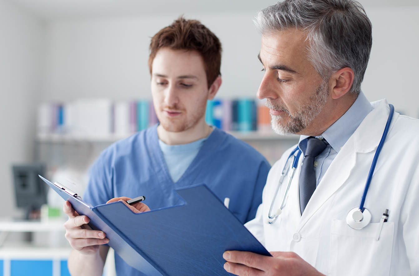 Recruter des assistants médicaux pour retrouver du temps médical Médecin d